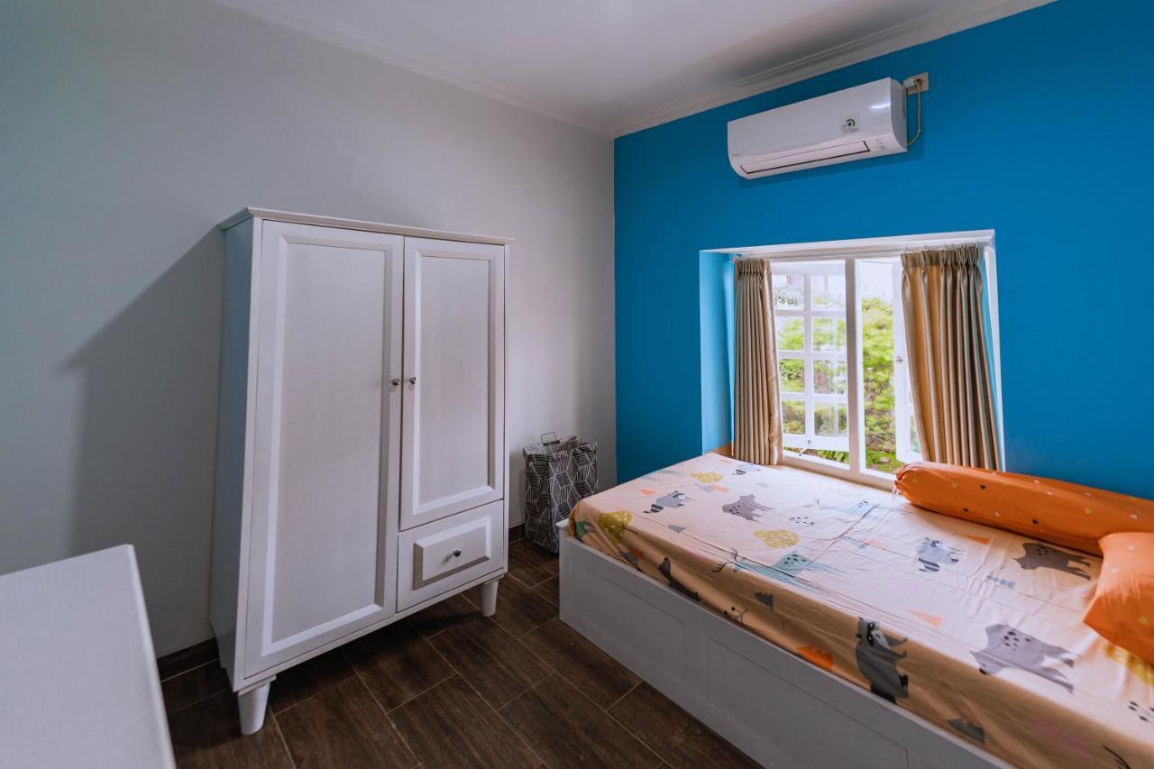Casa De Louvre 3 Hostel Pakem ภายนอก รูปภาพ